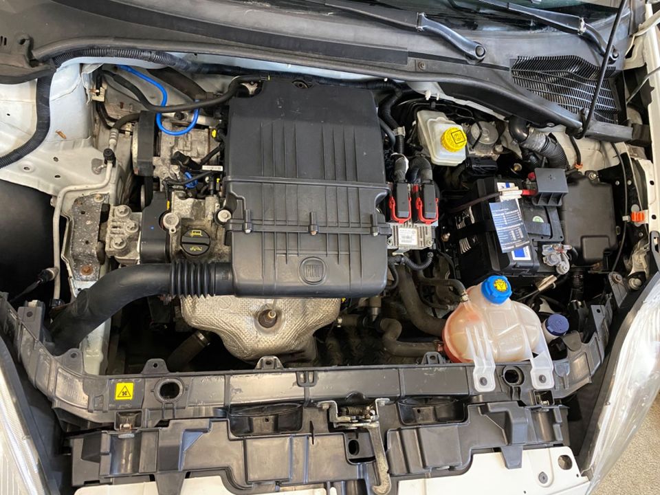 Fiat Punto 1.2 8V,KLIMAANLAGE,NEUE TÜV in Erlenbach