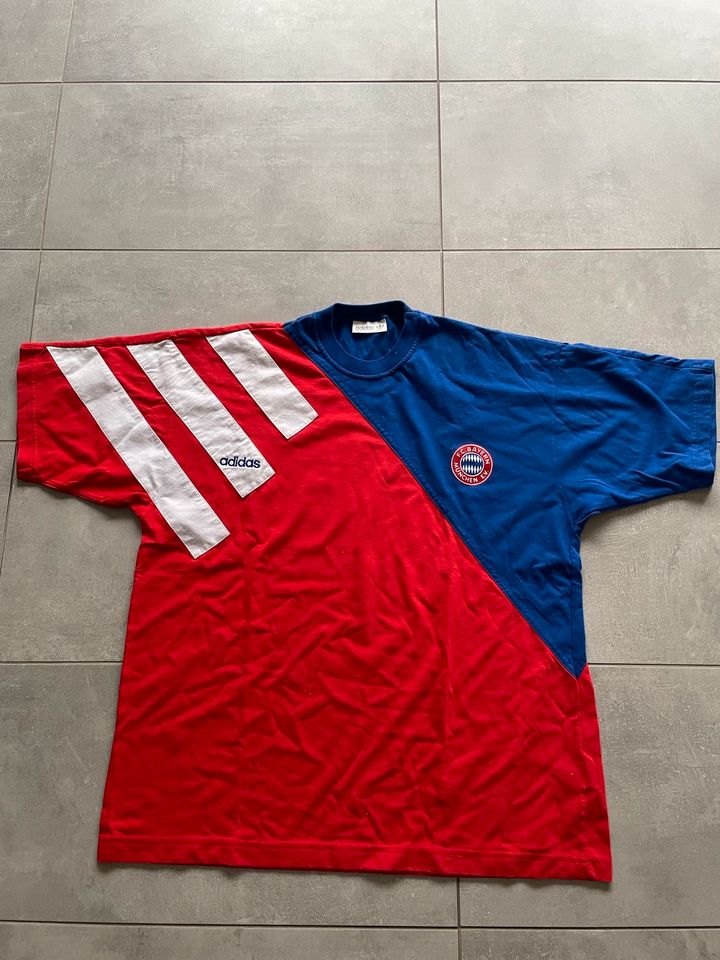 FC Bayern München T-Shirt von 1993 in Größe L in Brechen