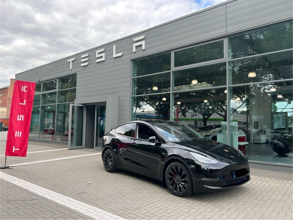 TESLA Model Y Performance!ModelY 7500€ FSD! Ultraschall USS BLACK in Berlin