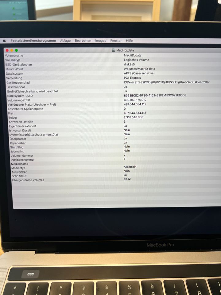 MacBook Pro 13" 2017 500 GB Akku defekt in Oberhausen-Rheinhausen