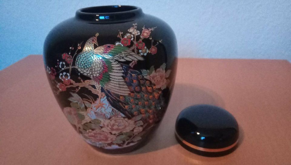 Porzellan DeckelVase von Golden Peacock Japan schwarz 16 cm in Nörvenich