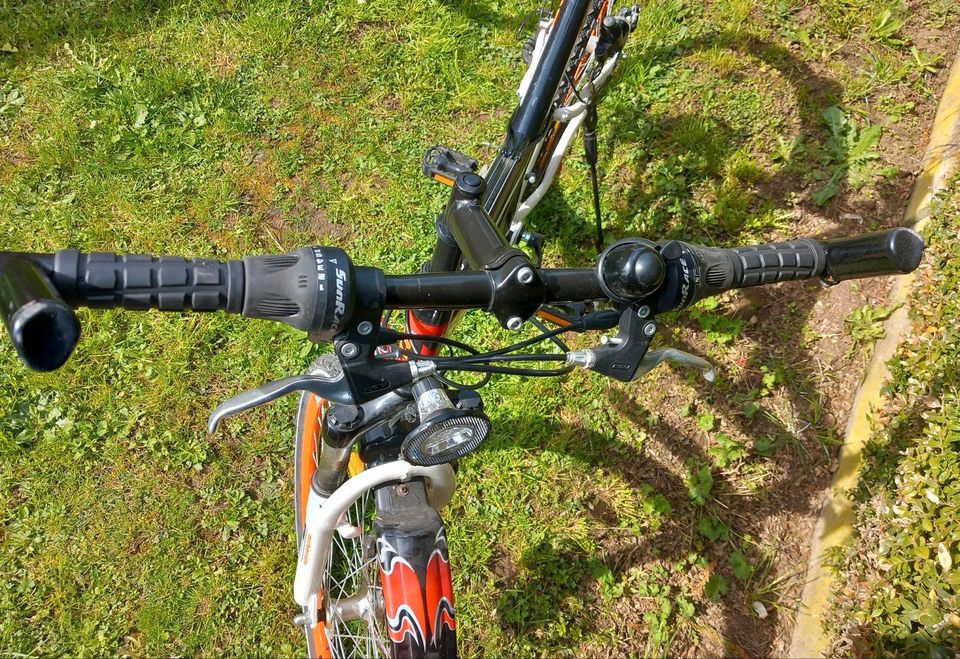 Mountainbike (Fahrrad), 28 Zoll, schwarz/rot in Bad Marienberg