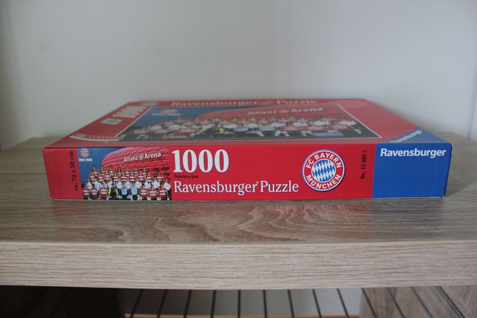 Ravensburger Puzzle mit 1000 Teilen – FC Bayern München 2007/2008 in München
