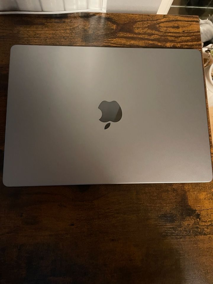 MacBook Pro 14“ M1 Pro 2021 32GB in Hamm