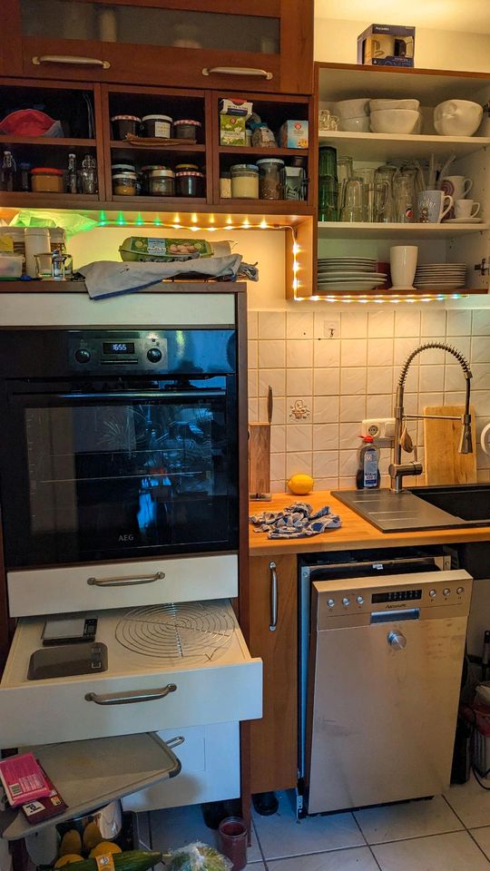 Küche mit Elektrogeräten (11/23) in München