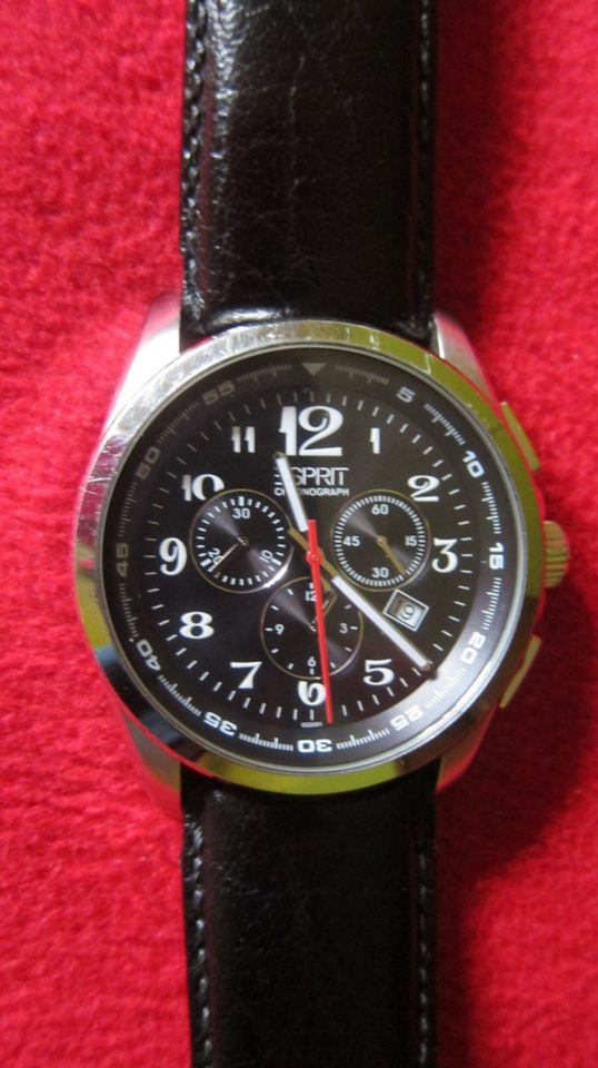 ESPRIT Herren - Armbanduhr Chronograph mit Lederarmband in  Nordrhein-Westfalen - Gevelsberg | eBay Kleinanzeigen ist jetzt  Kleinanzeigen