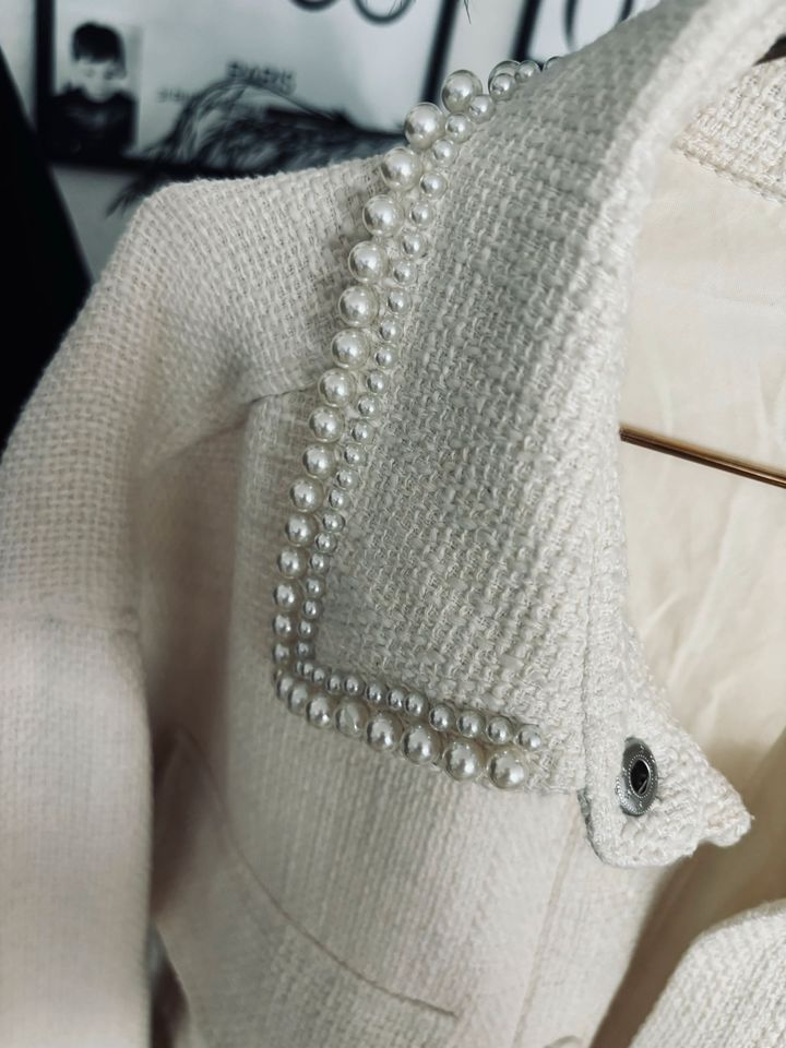 ♥︎ Boucle Overshirt Jacke Perlen M NEU ♥︎ in Wolfsburg