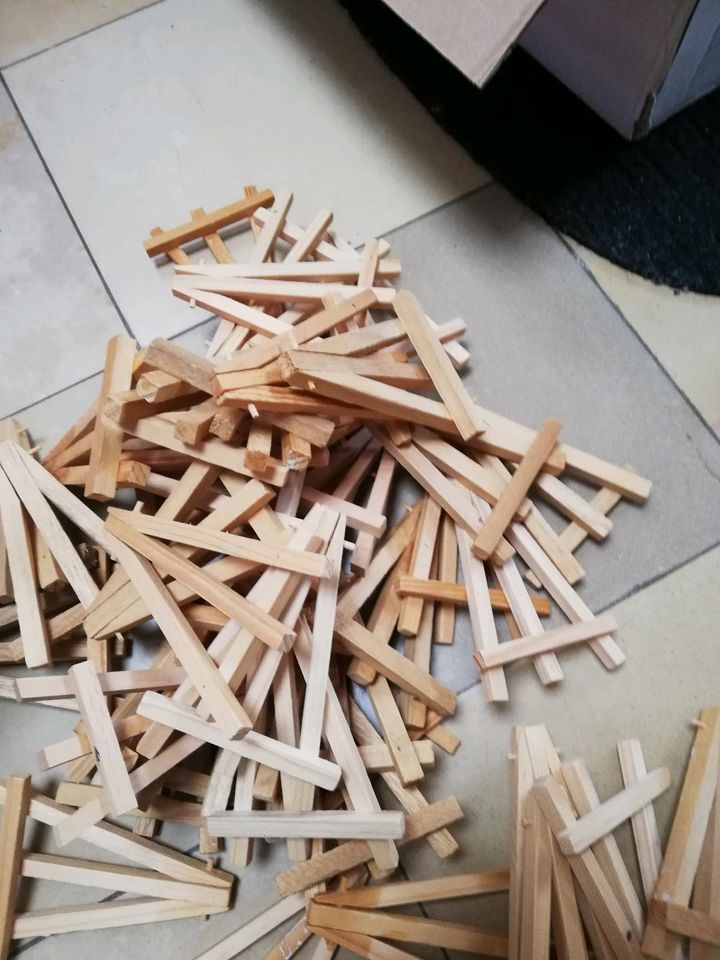 Kleine Staffelei aus Holz in Lübbecke 