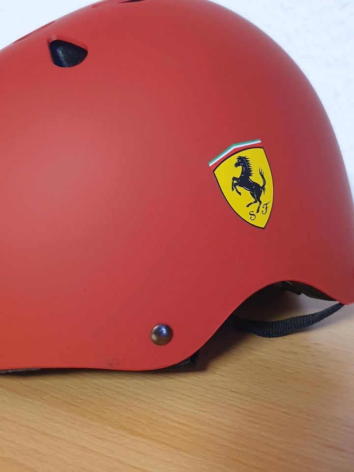 Ferrari Schützer Protektoren Helm KU 52-56 in Bonn