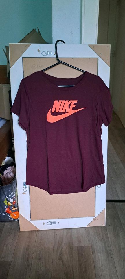 Nike Damen T shirt Neu in Hamburg