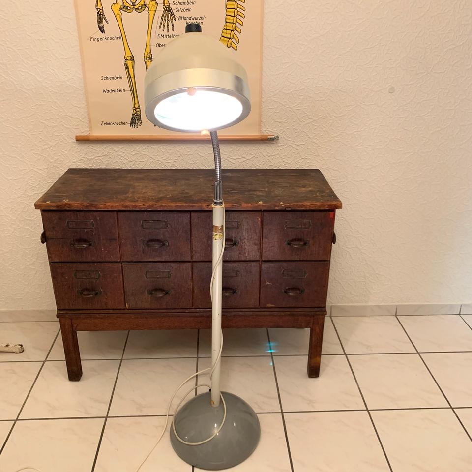 Stehlampe Arztlampe Vintage Industrie Design Alte DDR Leuchte in Duisburg