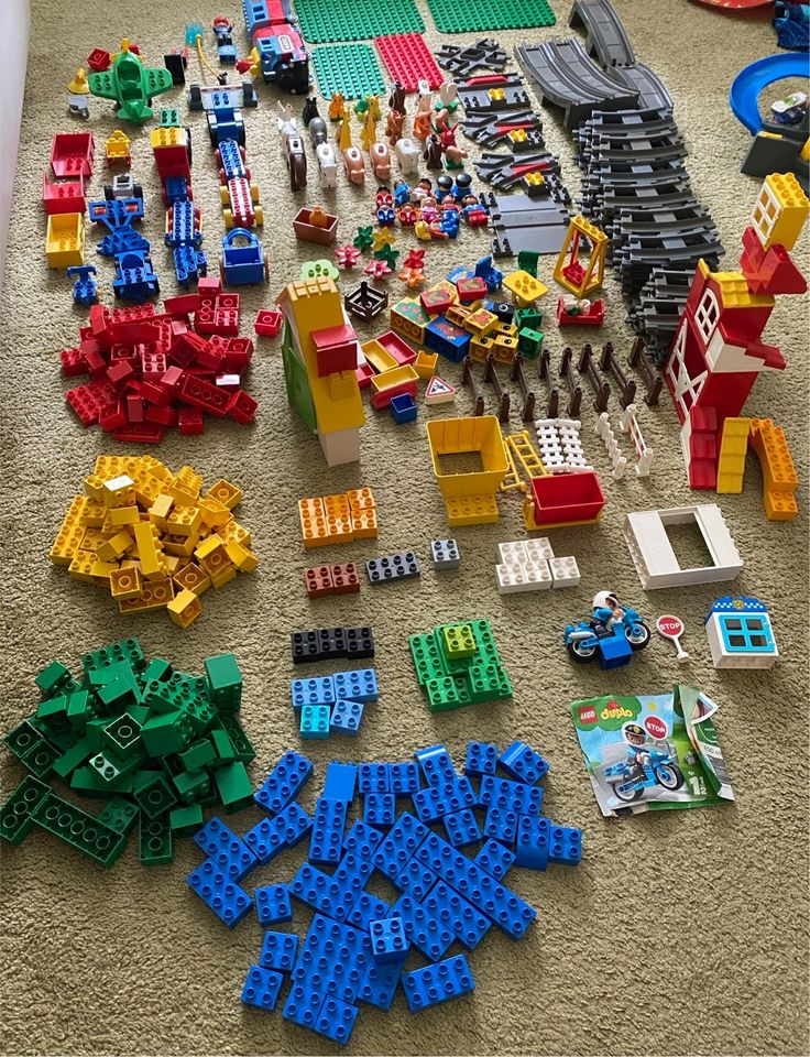 Lego Duplo Paket (Eisenbahn, Bauernhof, Traktoren,Figuren, etc.) in Potsdam
