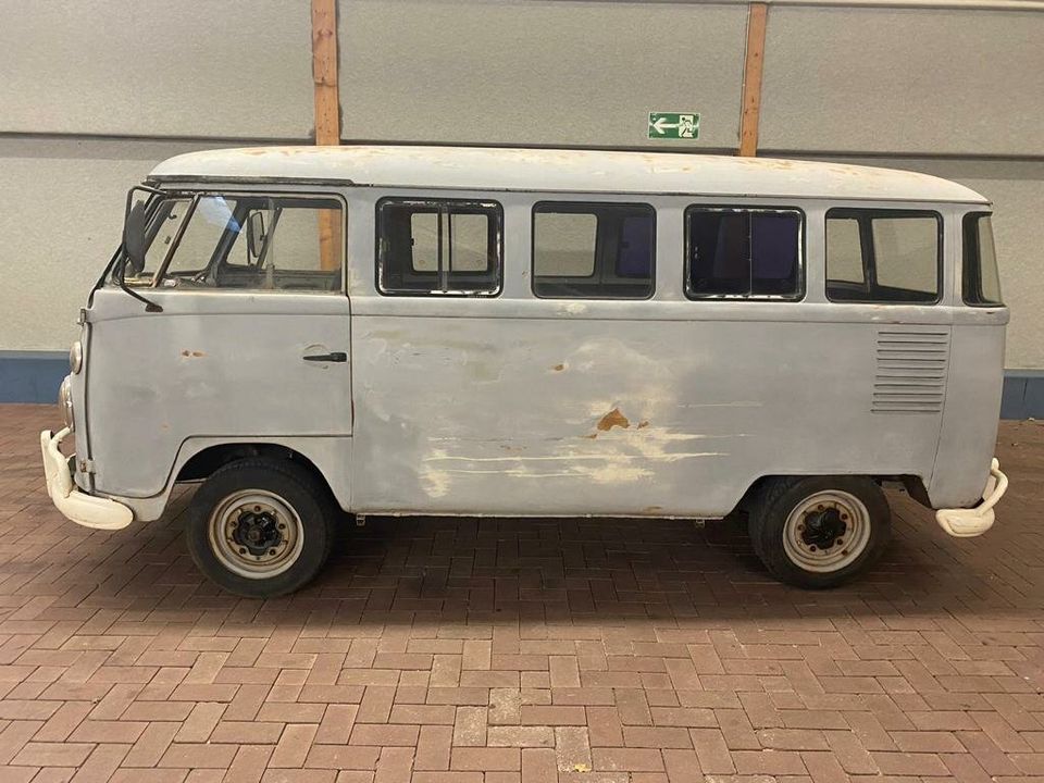 Volkswagen T1 Bus mit Scheiben Restaurierungsobjekt Verzollt in Sottrum