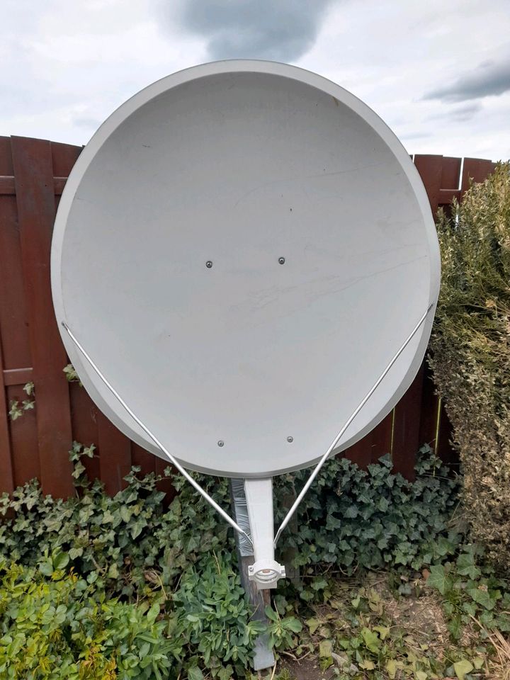 Hilfe Einstellen Satellitenschüssel Nilesat 7 Grad West in Zwickau