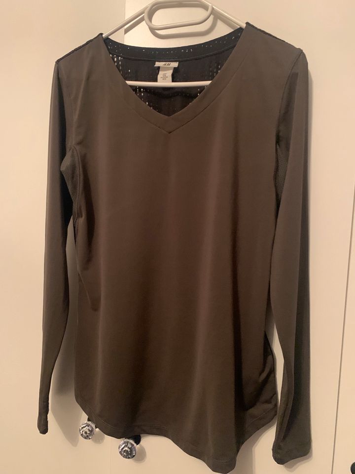 Sport-Shirt, ungetragen, H&M in Duisburg