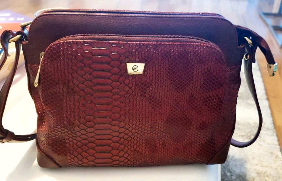 Damen Tasche bordo in München - Allach-Untermenzing | eBay Kleinanzeigen  ist jetzt Kleinanzeigen