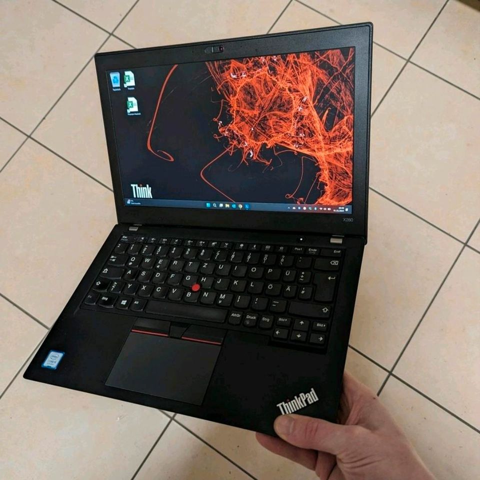 Lenovo X280 / 16 GB RAM / i5 8250U / Windows 11 in Ludwigsburg