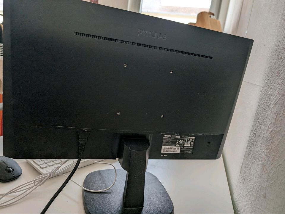 Philips Monitor mit Tastatur und kabelfreier Maus in Karlsruhe