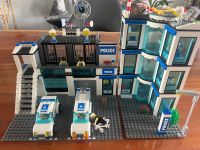 LEGO City 7489 - Polizeistation, sehr guter Zustand, Rarität ! Hessen - Groß-Zimmern Vorschau