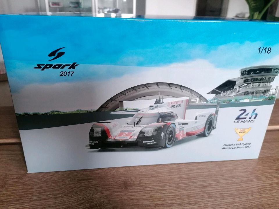 Porsche 919 Hybrid Le Mans 2017 Winner 1:18 Spark in Solingen