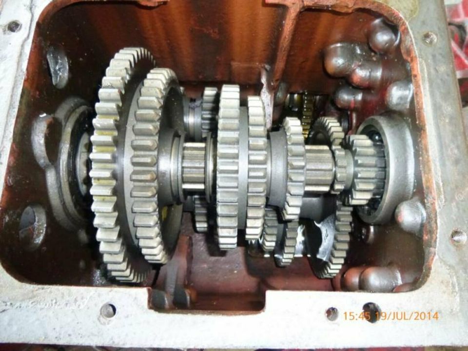 Hinterachse mit Getriebe, Differential usw MC Cormick 324 Schlepper Traktor IHC Ersatzteil Oldtimer in Neresheim