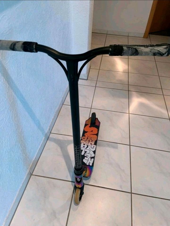 Blunt Prodigy S7 Scooter Roller in Aspach