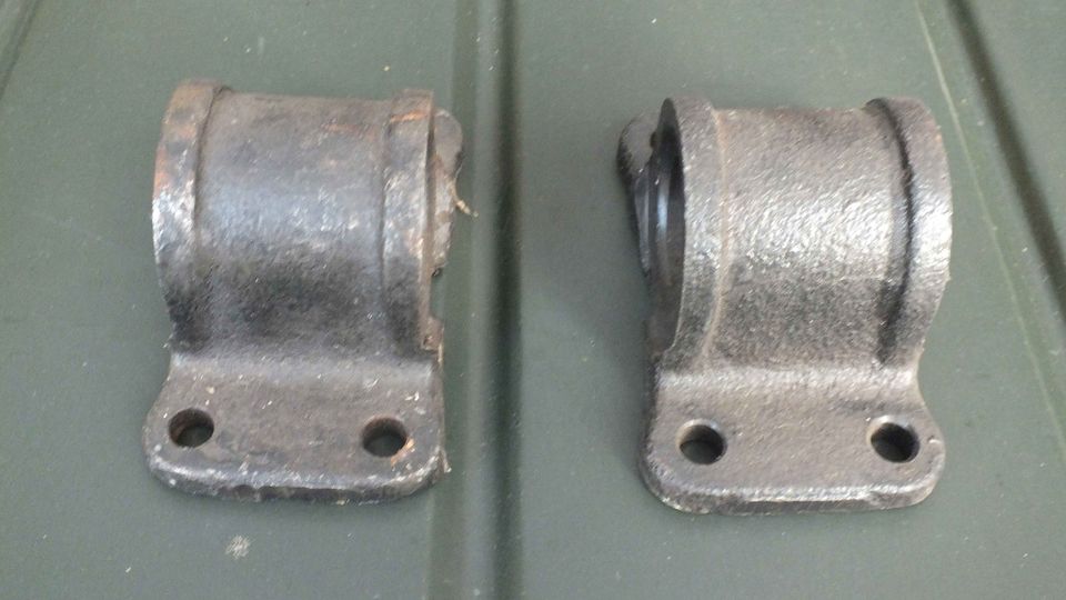 UAZ, 469, Schäkel Halter, vorn, hinten, Paar, neu, Lagerware in Falkenberg/Elster