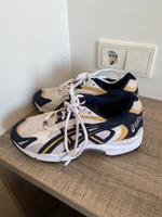 Asics Schuhe Damen gr. 38 Gel bequem Sneaker Baden-Württemberg - Konstanz Vorschau
