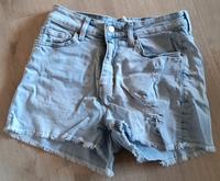 Damen Jeans Shorts kurz H&M Gr. 38 hellblau vintage Look Hessen - Bensheim Vorschau