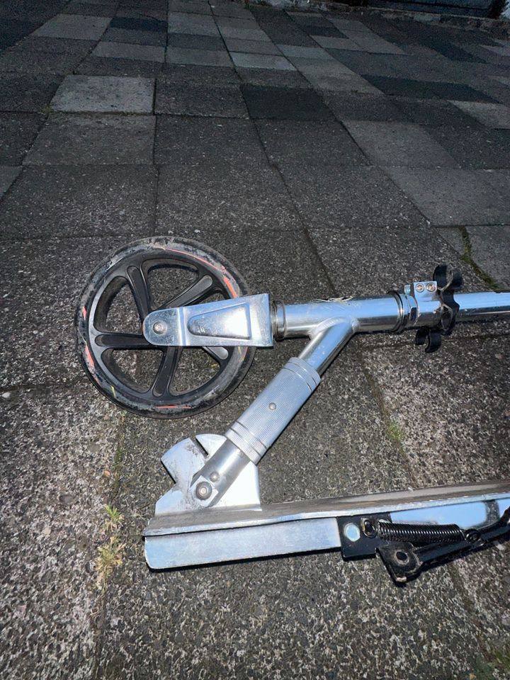 1 Klappbare JD Bug Cityscooter in Silber für KInder gebraucht in Düsseldorf