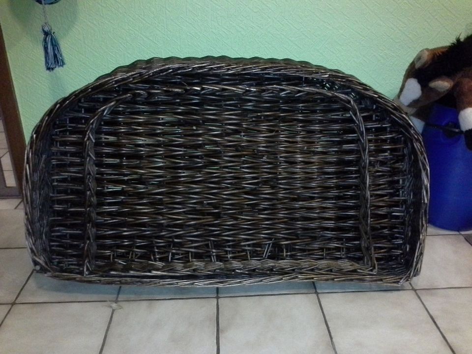 Hundebett Hunde Rattan Korb Weide Sofa mit  Kissen Auflage in Hanau