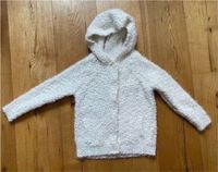 Strickjacke in Größe 116 / 122 - Cardigan / weiß / cremefarben Neuhausen-Nymphenburg - Neuhausen Vorschau