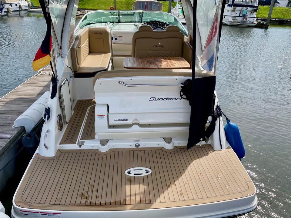 Sea Ray 265 Sundancer nur 177 BH Standort Roermond NL in Brandenburg an der Havel