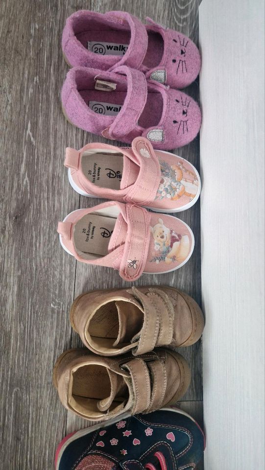 Kinderschuhe Hausschuhe Gummistiefel Schuhe 20 in Neustadt (Dosse)