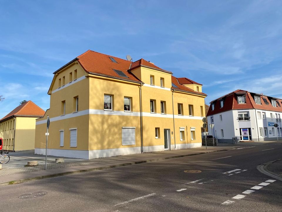 Einzugsfertige 2 Zimmerwohnung, mit eigenem homeoffice- Zimmer in Sandersdorf