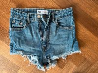 Zara Jeansshorts Grösse 32 Hessen - Neu-Isenburg Vorschau