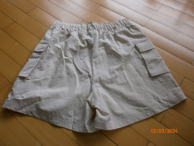 Designer Nike Damen Hose Short beige Gr. M in Dortmund