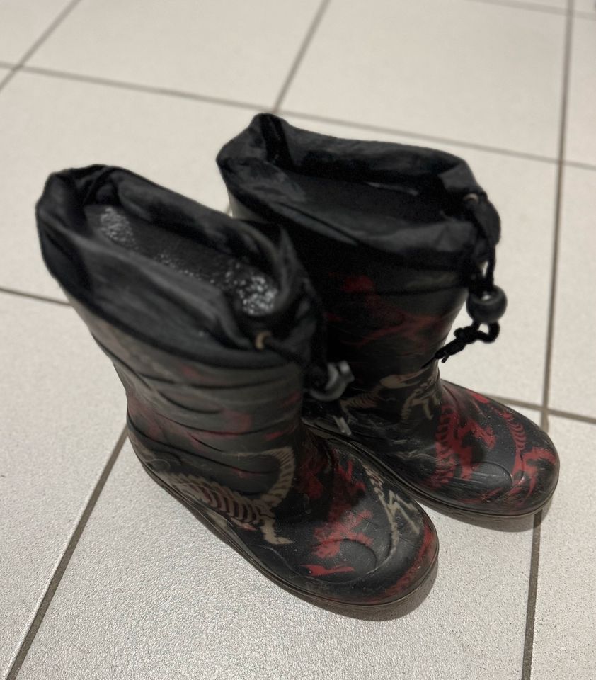 Gummistiefel gefüttert in Größe 32 in München