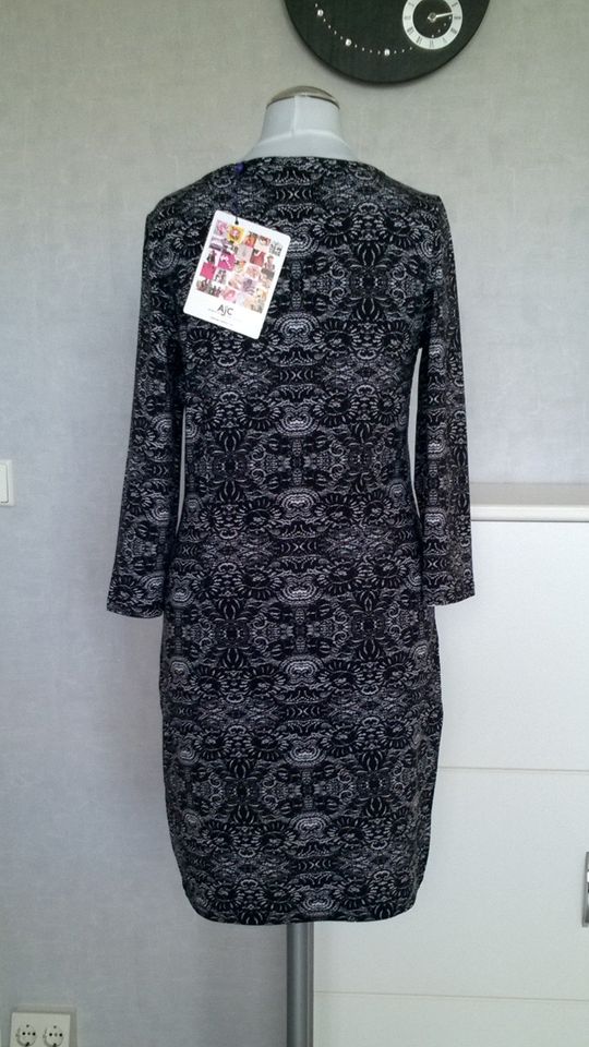 Kleid Minikleid ¾- Arm schwarz weiß Muster Gr. 38 AJC neu Etikett in Berlin