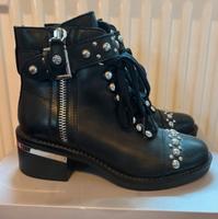 Guess Stiefeletten, Guess Boots mit Silber Schnallen/ Details Nordrhein-Westfalen - Gronau (Westfalen) Vorschau