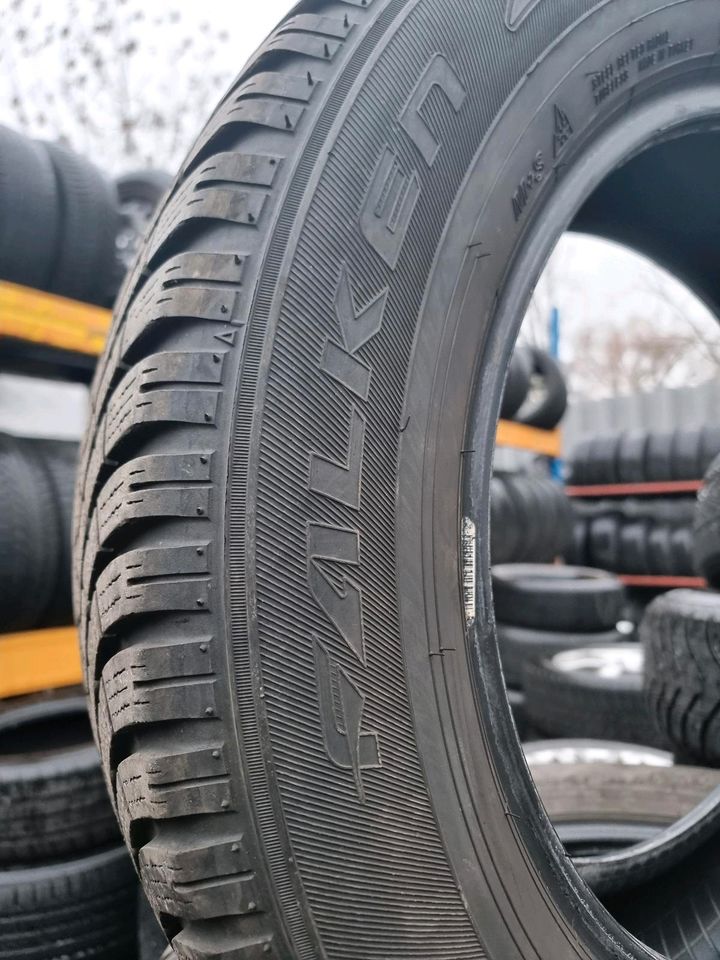 2x Winterreifen 215/65R17 99H Falken Euro winter 6mm in Detmold