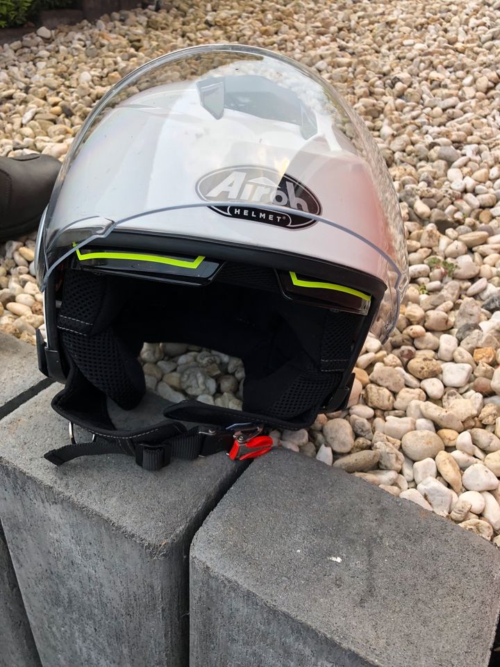 Motorrad Helm weiß, wie neu in Mechernich