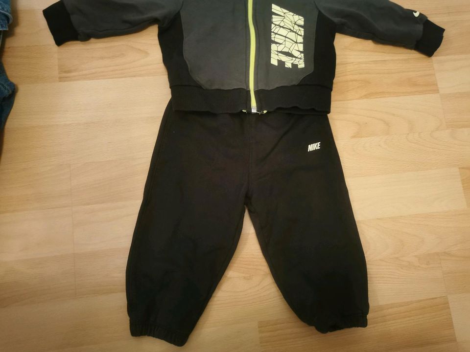 Nike Anzug Junge 74 / Jogginganzug in Dresden