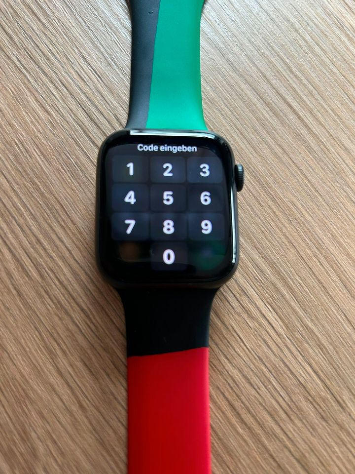Apple Watch Series 6 (GPS + Cellular) - 44 mm in Weidenstetten