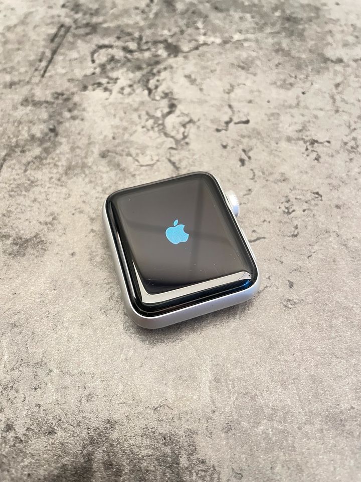 Apple Watch 3 38mm defekt teile Spender in Essen Freisenbruch