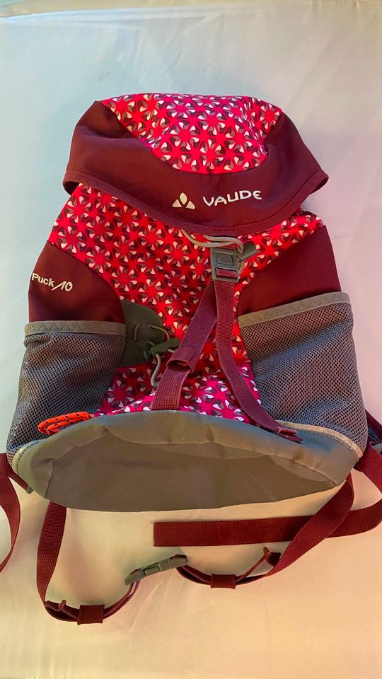 VAUDE Rucksack PUK 10 in lila-pink mit Regenhaube in Eschede