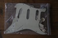 Stratocaster Pickguard + Plastic Parts aged white Berlin - Wittenau Vorschau