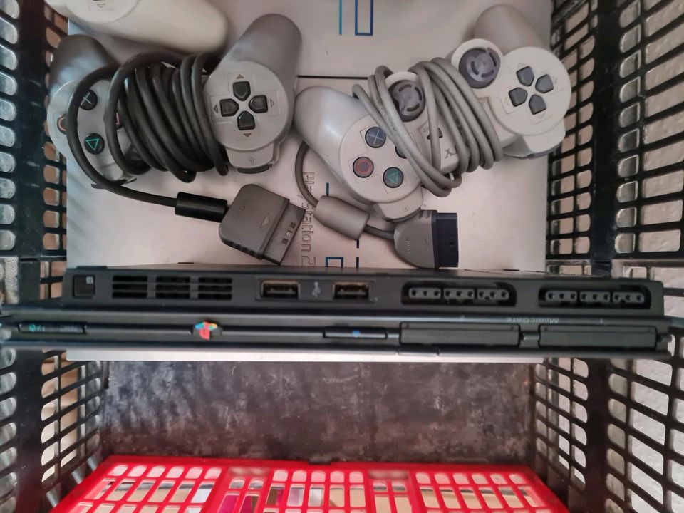 KELLERFUND || Playstation Konsolen + Controller in Höxter