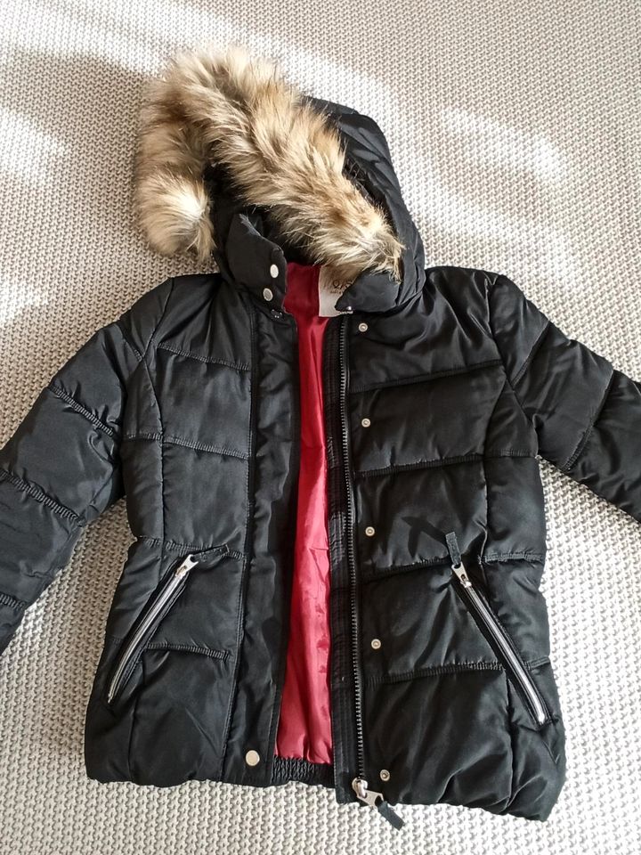 S.Oliver, Soliver, kurze Winterjacke, schwarz, Kapuze, Größe XS in Wolfratshausen