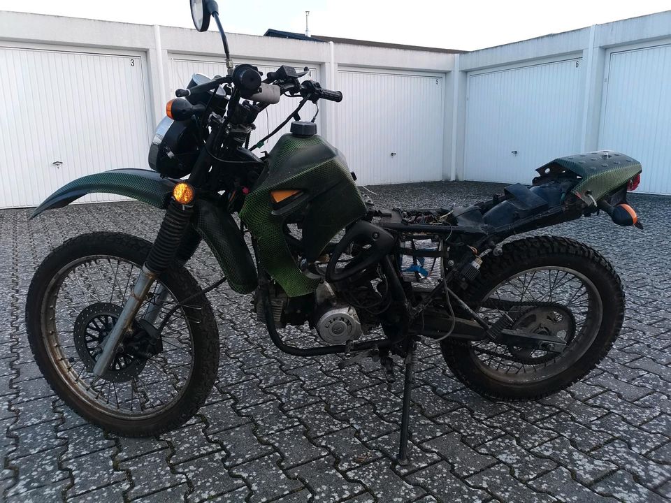 Cross Motorrad 50ccm in Wetzlar